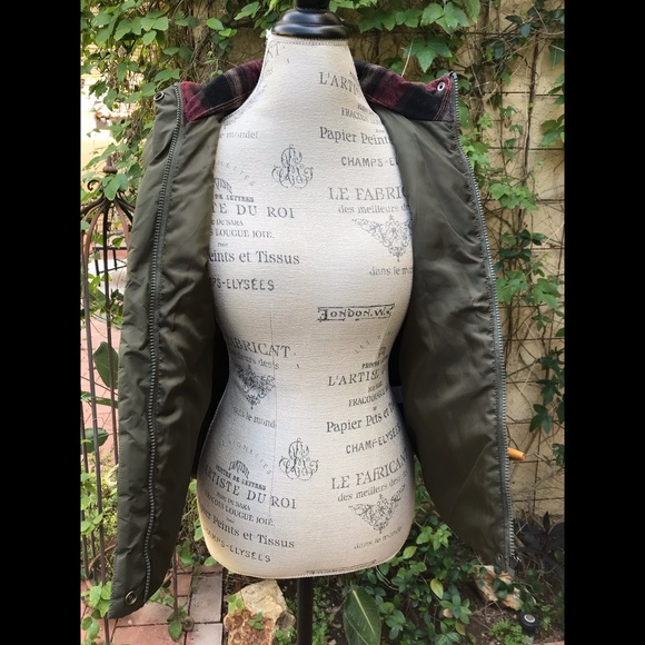 LEGENDARY WHITETAILS Cute & Practical Olive Green Vest Sz S - Picture 4 of 6